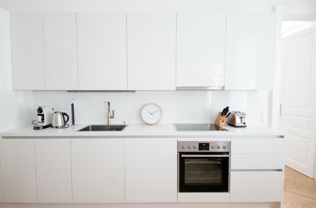 Studio Apartments Opera - Mai'S Apartments Wien Exteriör bild