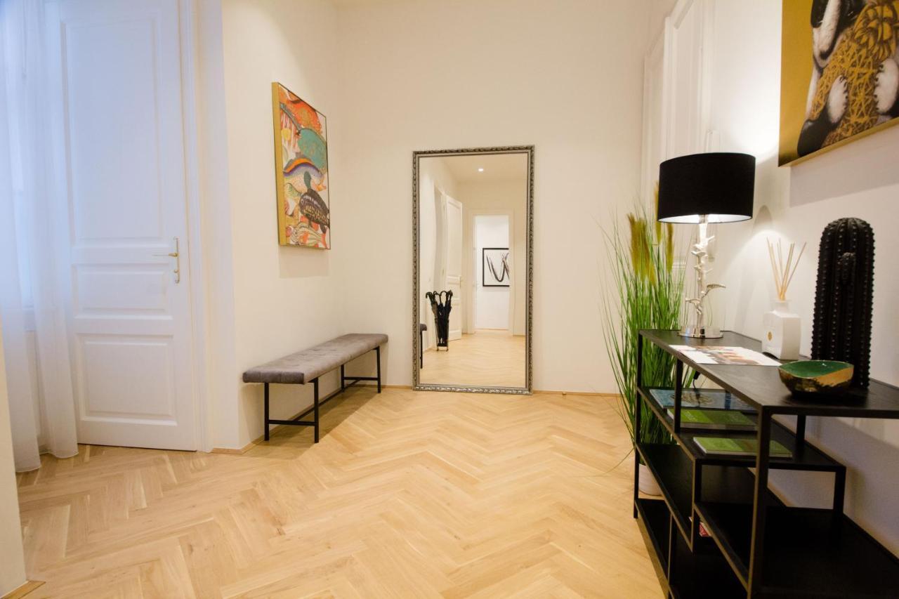 Studio Apartments Opera - Mai'S Apartments Wien Exteriör bild